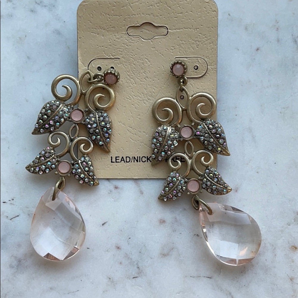 Baby pink and gold chandelier earrings NWT